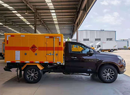 鹰潭爆破器材运输车
